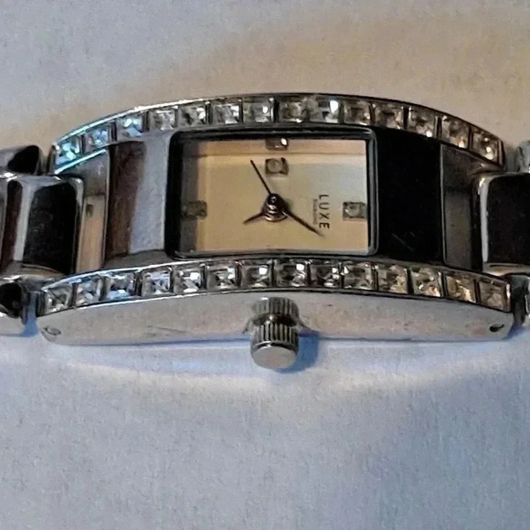 Luxe Diamond Watch EUC New Battery - Picture 6 of 6